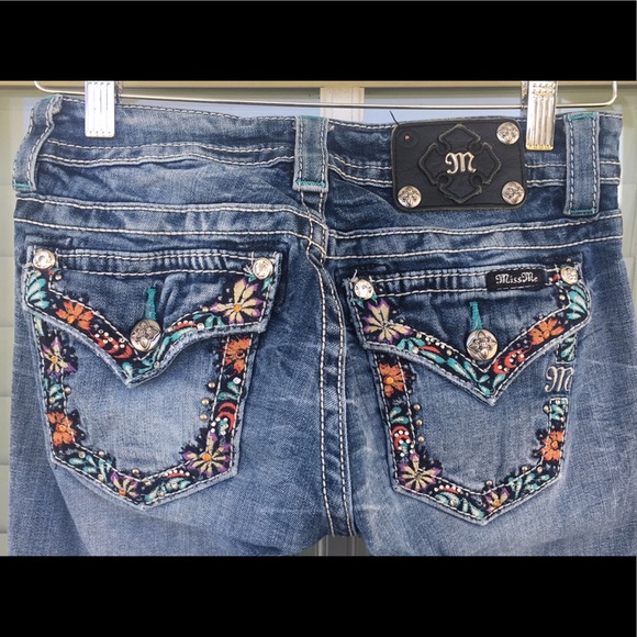 Miss Me Denim - Miss Me bling pocket  signature boot jeans size 26